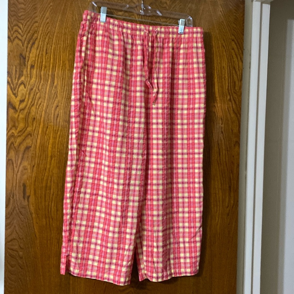 Rebecca Malone / red and yellow capris / Size XL